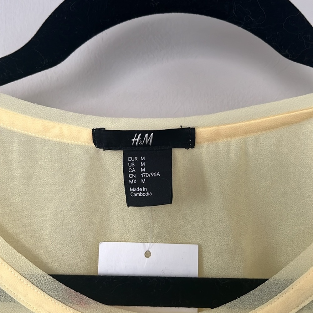 H&M Tank Top ✨ - Picture 4 of 5